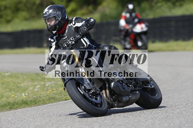 Archiv-2025/09 22.04.2025 Cornu Master School ADR/rot-rouge/12